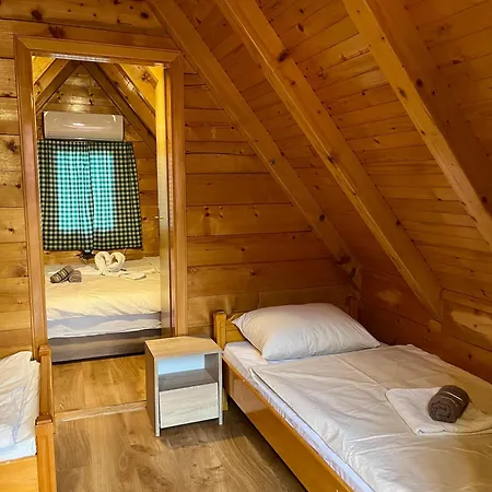 Planinske Kolibe 1 Vakantiehuis Sipovo
